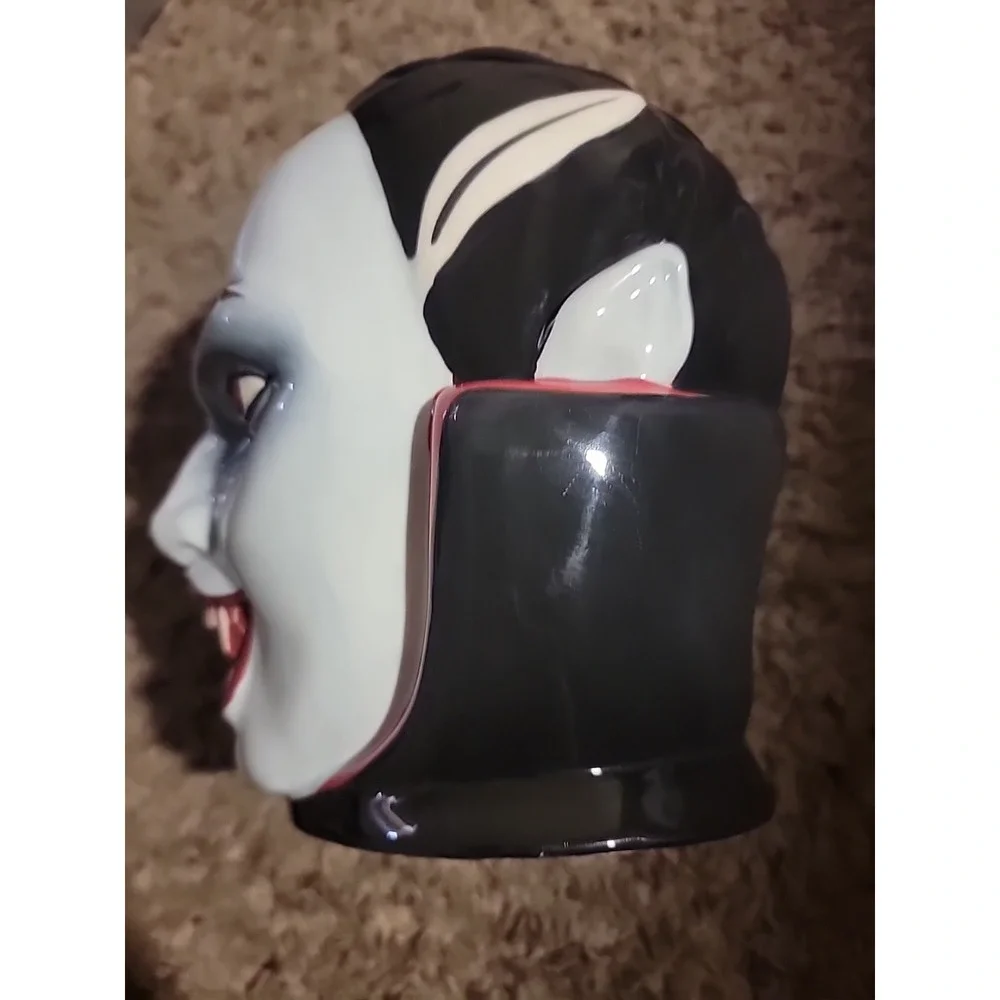 Sourpuss Count Dracula‎ Ceramic Cookie/Candy Jar New without Box